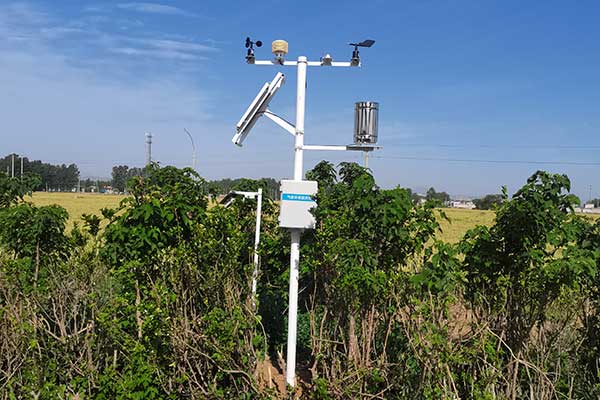 河南安陽雙全村智慧農(nóng)業(yè)氣象站安裝